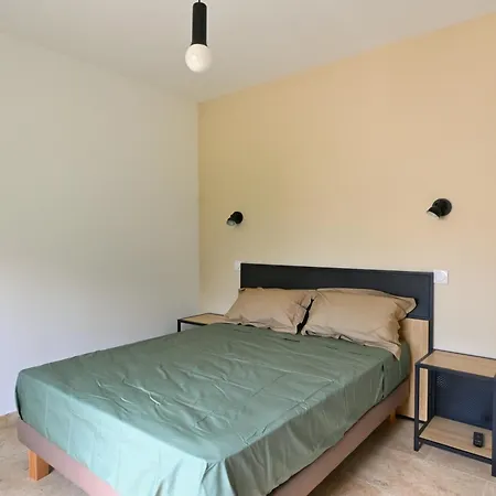 Neuve Climatisee, Avec Piscine - 15 Mn D'uzes Et Du Pont Du Gard Villa *