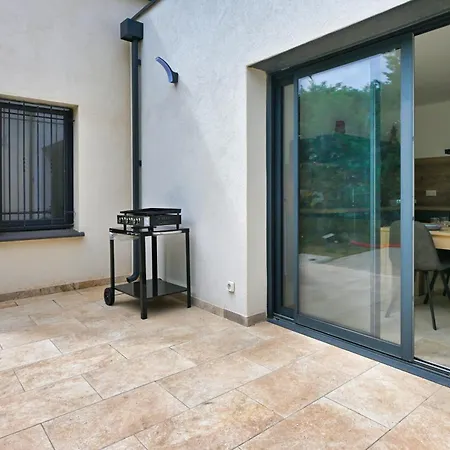 Neuve Climatisee, Avec Piscine - 15 Mn D'uzes Et Du Pont Du Gard Villa